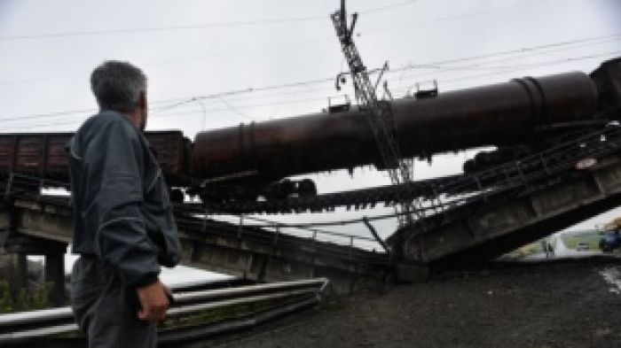 Украина: Луганск мен Донецк қоршауға алынады