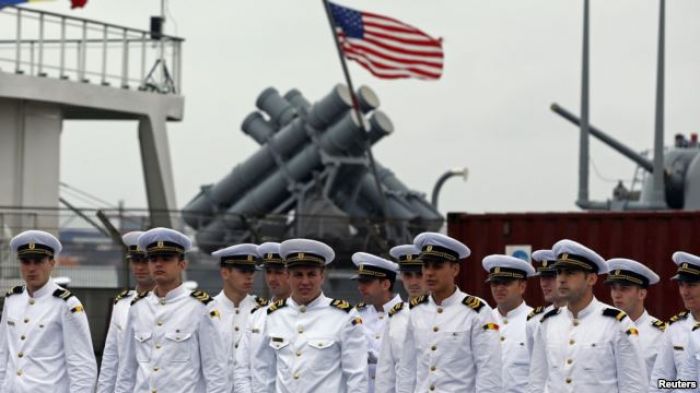 АҚШ әскери крейсері Қара теңізге тағы кірді