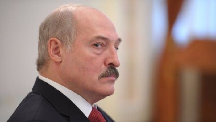 Лукашенко Ресеймен сауда-саттықты доллар және еуромен жүргізуді тапсырды