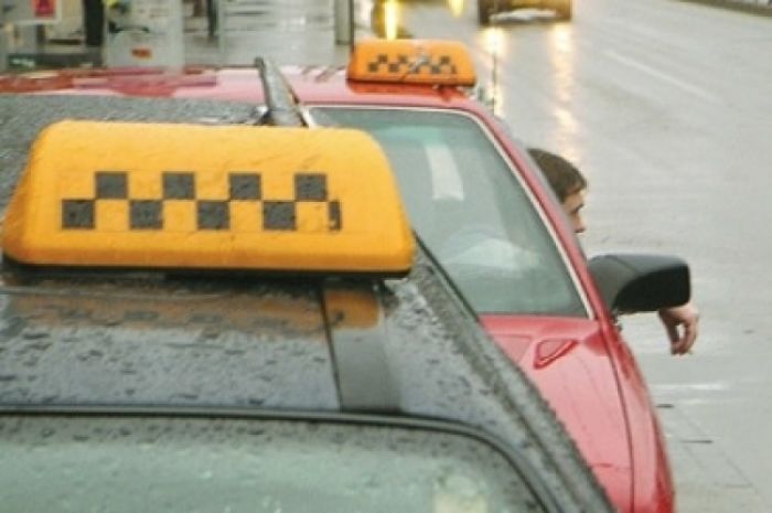 Астанада азаматтарға маза бермейтін таксистерге айыппұл салына бастады