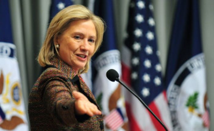 Хиллари Клинтон сәуірде 2016 жылы АҚШ президенттігіне сайлауға қатысатынын жариялайды