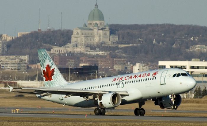 Канадада Airbus А320 ұшағы қону жолағынан шығып кетіп, 25 адам жарақат алды