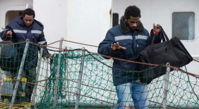 Охот теңізінде батып кеткен кемедегі балықшыларға айыппұл салынды