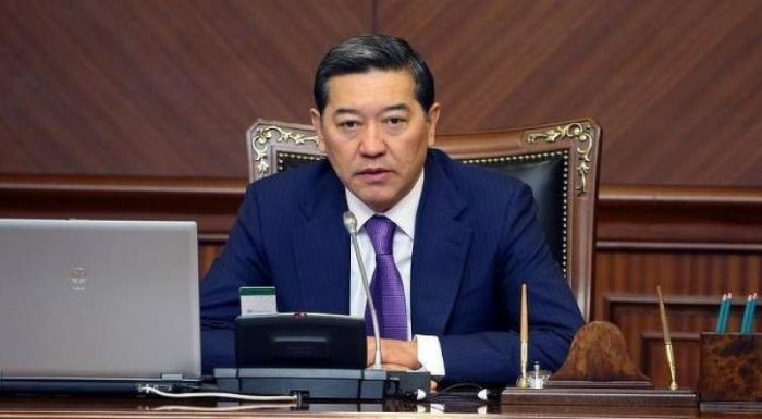 Қазақстанның экс-премьері Серік Ахметовтің қамаудағы мерзімі ұзартылды