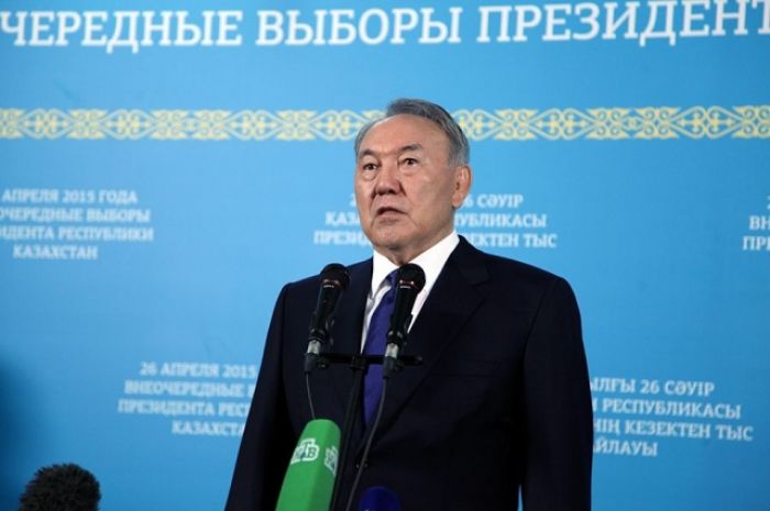 Нұрсұлтан Назарбаев сайлаудан кейiн девальвация болмайтынын мәлiм еттi