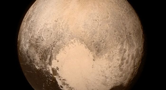 NASA аппараттары Плутонда көк аспанды, ал Марста көл іздерін байқады