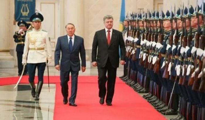 Астанада Назарбаев пен Порошенко кездесуі басталды