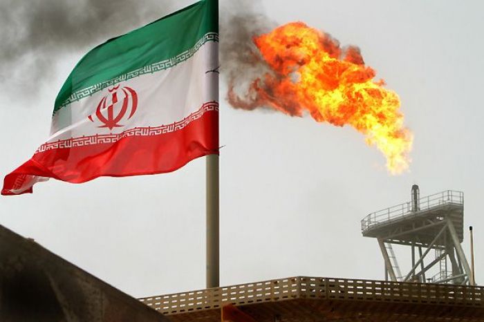 Иран санкция алынғаннан кейін әлемдік нарыққа күніне 2,1 млн. тонна мұнай шығармақ