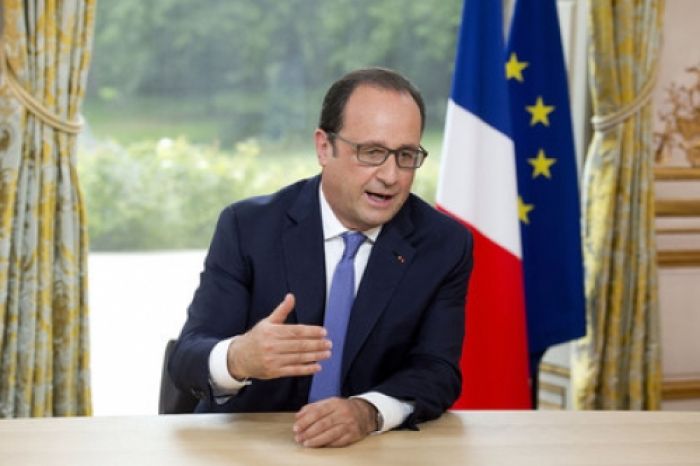 Франция президенті Франсуа Олланд экономикалық төтенше жағдай жариялады