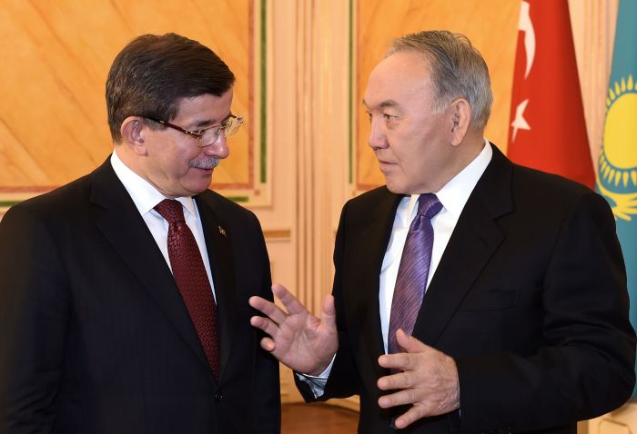 ​Мемлекет басшысы Түрік Республикасының Премьер-Министрі Ахмет Давутоғлумен кездесті