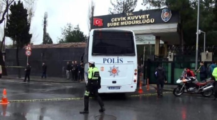 Ыстамбұлда полиция бөлімшесін шабуылдаған 2 лаңкес әйелдің көзі жойылды