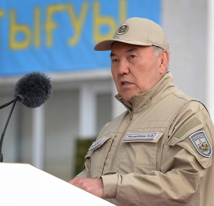 Назарбаев арнаулы мақсаттағы бөлімшелердің дайындығын тексерді 