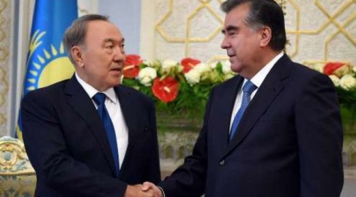 Назарбаев Тәжікстан президентін референдум өткізуімен құттықтады 