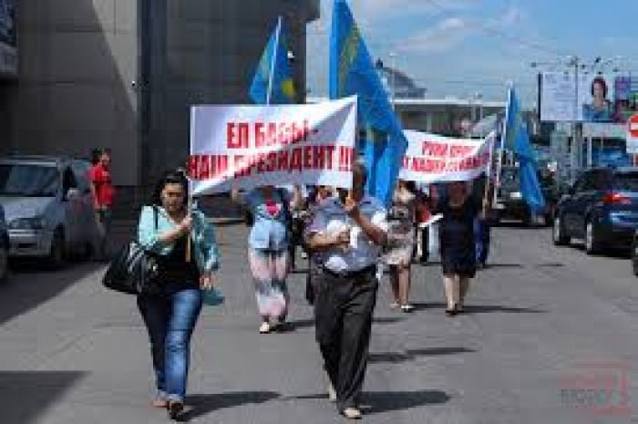 АҚШ елшілігінің өкілдері Алматыдағы "митингтерге қарсы митингтер" туралы пікір білдірді 