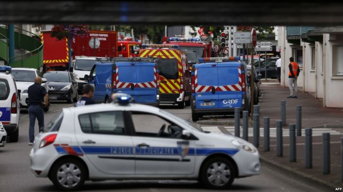 Франция: Нормандияда шіркеуде кепілге алынған бір адам қаза тапты