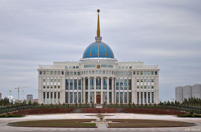 Назарбаев облыс әкімдерін қабылдады