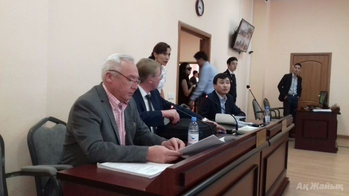 Сейтқазы Матаевтың адвокаты қорғауындағының қан қысымы жоғарылығы себепті процесті кейінге қалдыруды сұрады 
