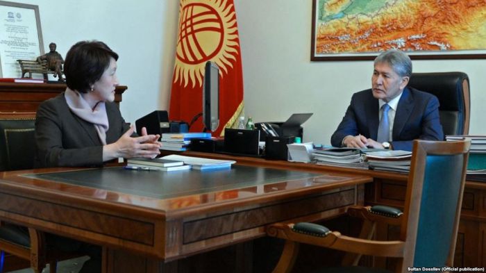 Атамбаев: Қырғызстанда президент сайлауы 19 қарашада өтеді