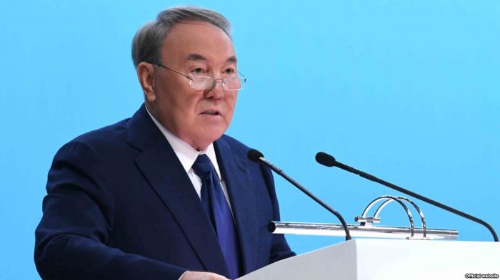 Назарбаев конституцияға өзгерістер енгізу жобасын парламентке ұсынды