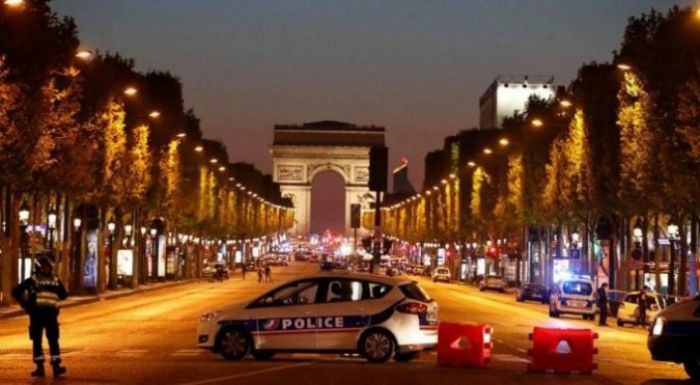 Парижде терактіге қатысы бар күдікті полицияға өзі келді  