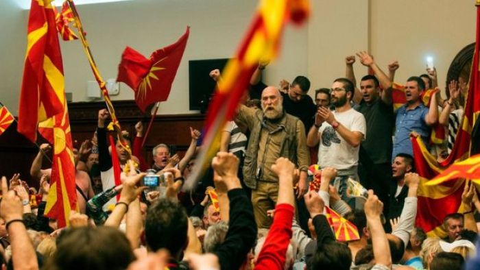 ​Македония ұлтшылдары Албания тумасының парламент спикері болуына қарсы