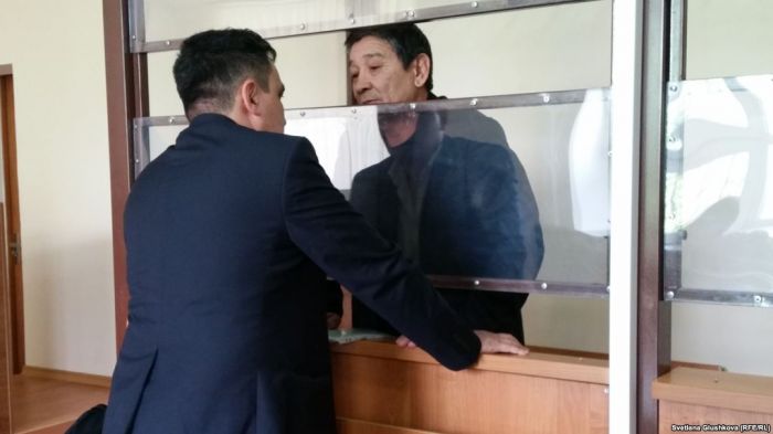 "Айыбын мойындаған" Әмин Елеусіновті 2 жылға соттады