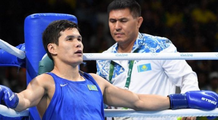 Данияр Елеусінов кәсіпқой боксқа ауыспайтын болды