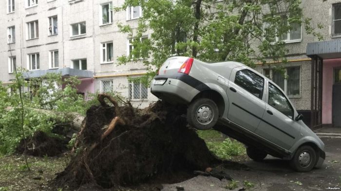 Мәскеуде дауылдан кем дегенде 11 адам қаза тапты