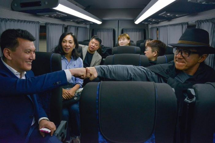 Джеки Чанның Астанаға келгені үшін еш қаржы шығындаған жоқпыз - Ерлан Қарин  