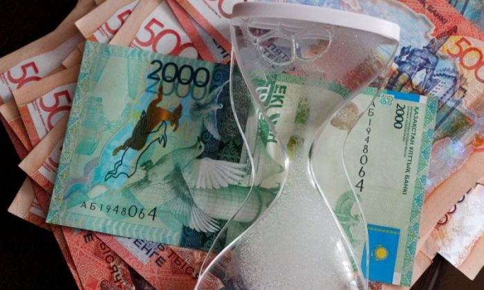 Қазақстан қор биржасы теңгенің әлсіреуіне қатысты пікір білдірді  