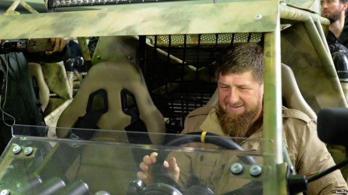 Кадыров америкалық ережесіз жекпе-жек өкілдерін төбелеске шақырды