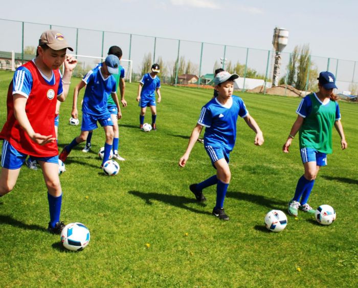 Қазақстандағы мектептерге футбол сабағы енгізіледі 
