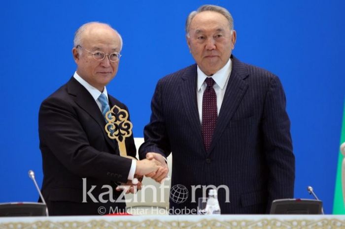 Нұрсұлтан Назарбаев Төмен байытылған уран банкін ашты 