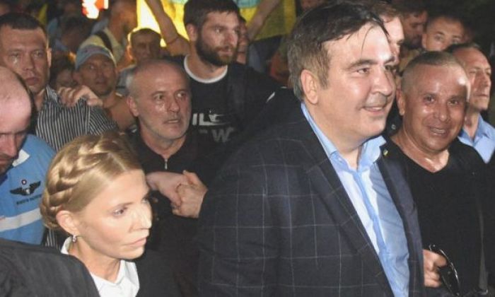 Михаил Саакашвили жақтастарымен бірге Украина шекарасын бұзып кірді