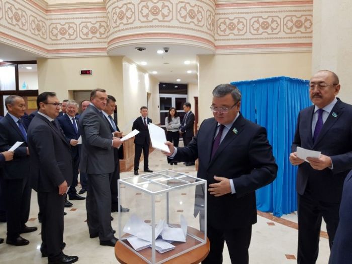 Тоқаев Сенат төрағасы болып қайта сайланды 