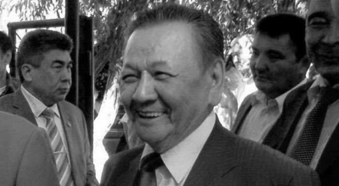 Алғашқы премьер, саясаткер Ұзақбай Қараманов дүние салды