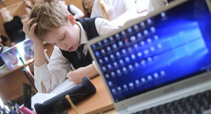 Елімізде мектепте қағаз журналдарды пайдалануға тыйым салынады  