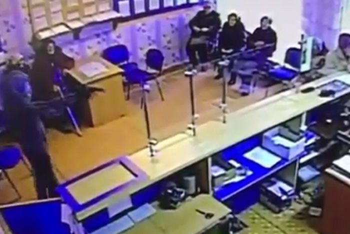 Көкшетауда ағайындылар әкелері зейнетақы алып жүрген пошта бөлімшесін тонаған