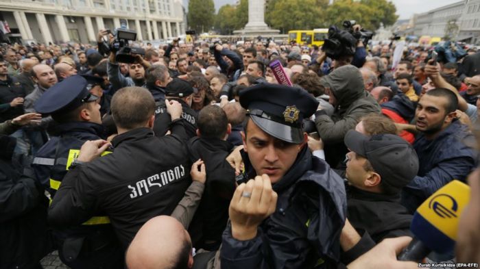 Тбилисиде полиция мен оппозиция жақтастары қақтығысты