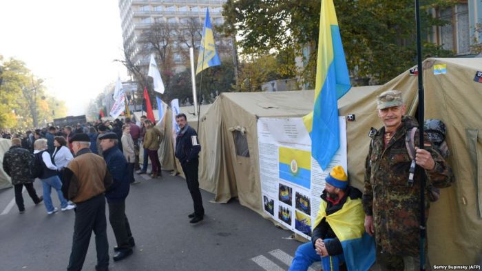 Киевте демонстранттарды Жоғарғы Рада алдын босатуға шақырды