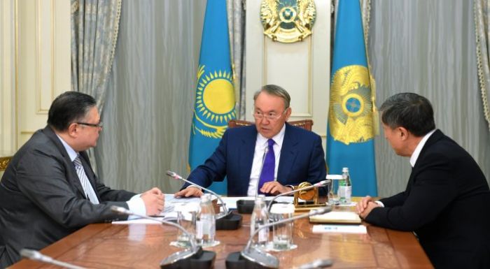 Назарбаев Тәжин мен Жақсыбековке жаңа әліпби жобасын бекіту туралы жарлық дайындауға тапсырма берді 