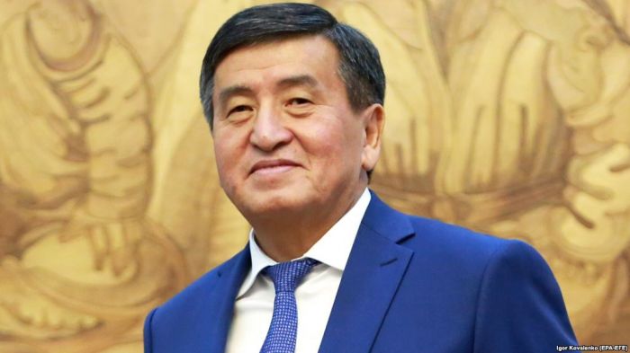 Сооронбай Жээнбеков Қырғызстан президенті қызметіне кірісті
