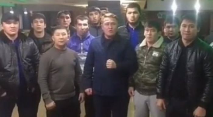 ​Бір топ жігіт Алматыдағы түнгі клубта болған жағдайдан кейін үндеу жариялады