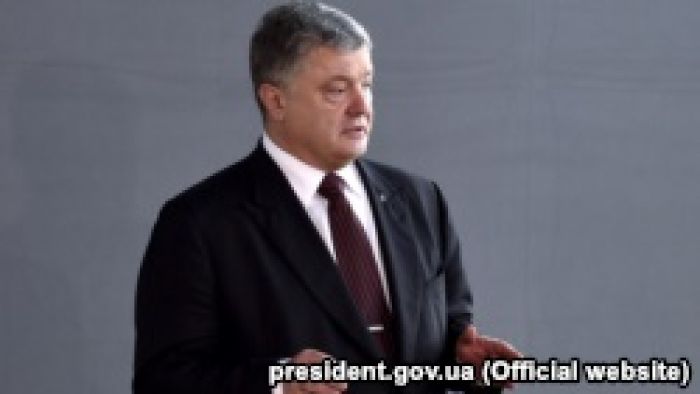 Порошенко Донбасс туралы заңға қол қойды