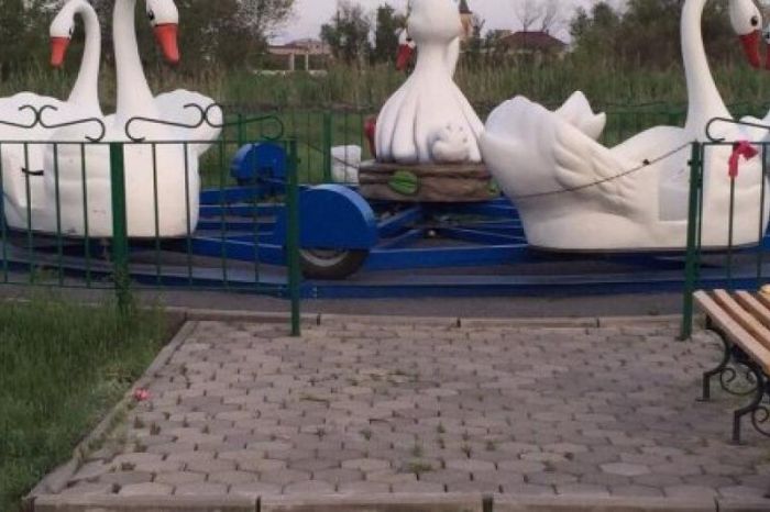​Шахтинск: Әткеншекте қыздары мерт болған ата-ана 5 млн теңге өндіріп алды