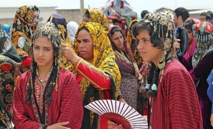 Түрікменстанда әйелдер 8 наурызға 40 манаттан алады