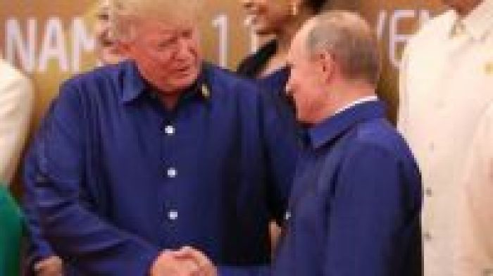 Трамп Ресейге салынған санкция мерзімін бір жылға ұзартты