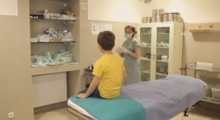 Грузияда ата-аналар балаларына екпе жасатудан бас тартуда