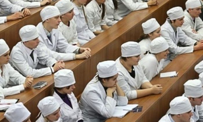 Астанада жалған сертификат үшін 117 студент оқудан шығарылды