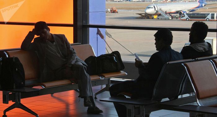 Әуежайларда орындықта жатуға және дәретханада киім ауыстыруға тыйым салынды